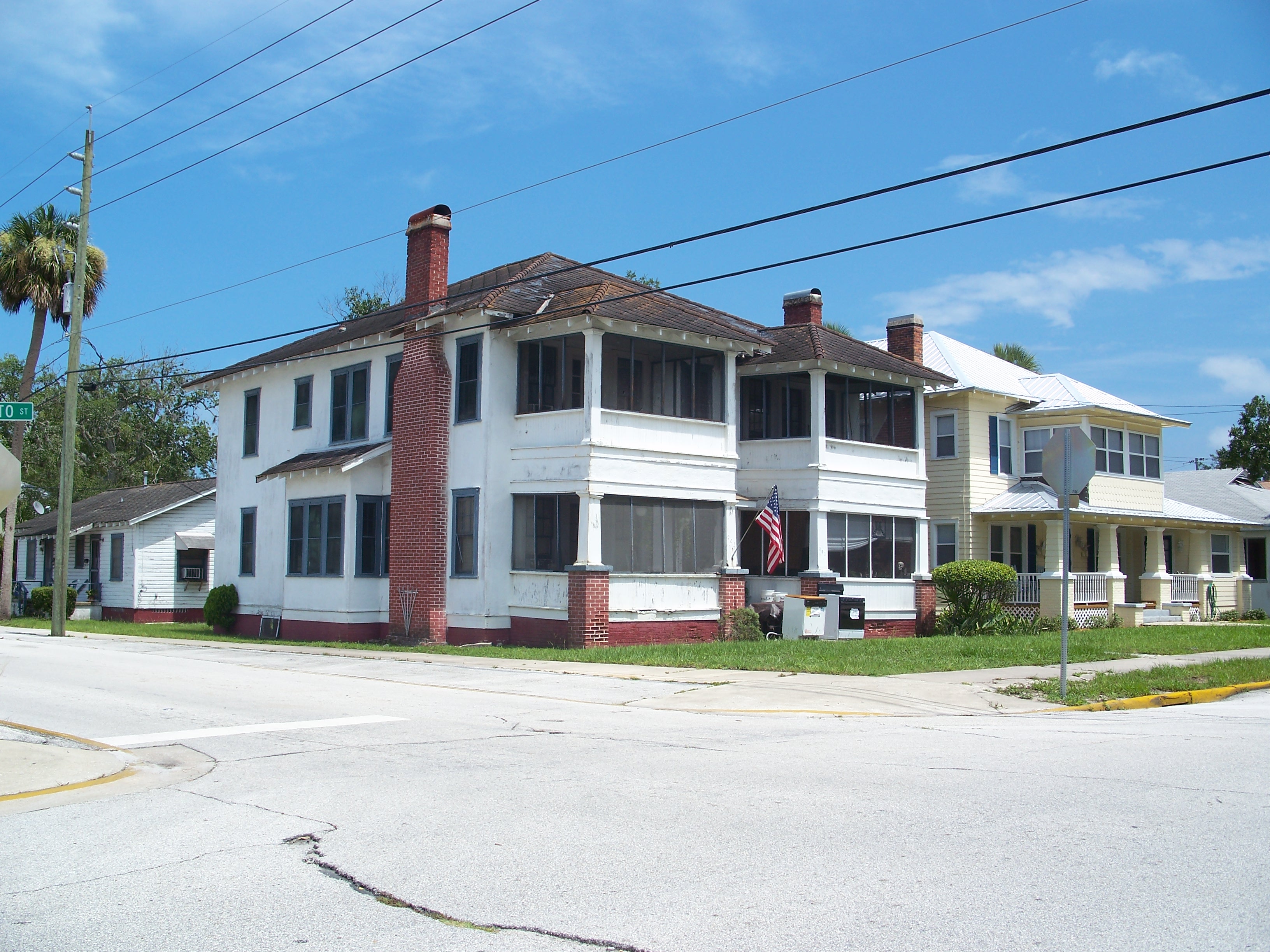 Historic district architecture in New Smyrna Beach, Florida